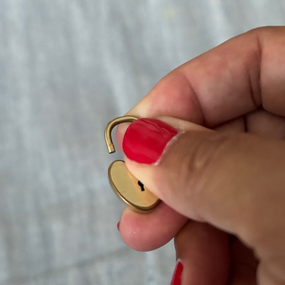 Gold Heart Lock Bracelet - Picture 6 of 7